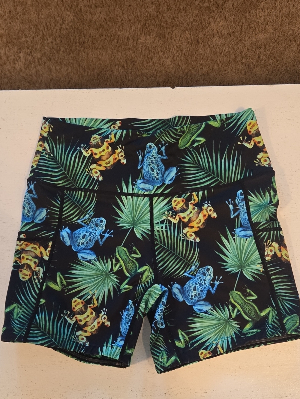 CVG Frog print Womans Medium Black/Green/Blue 5"